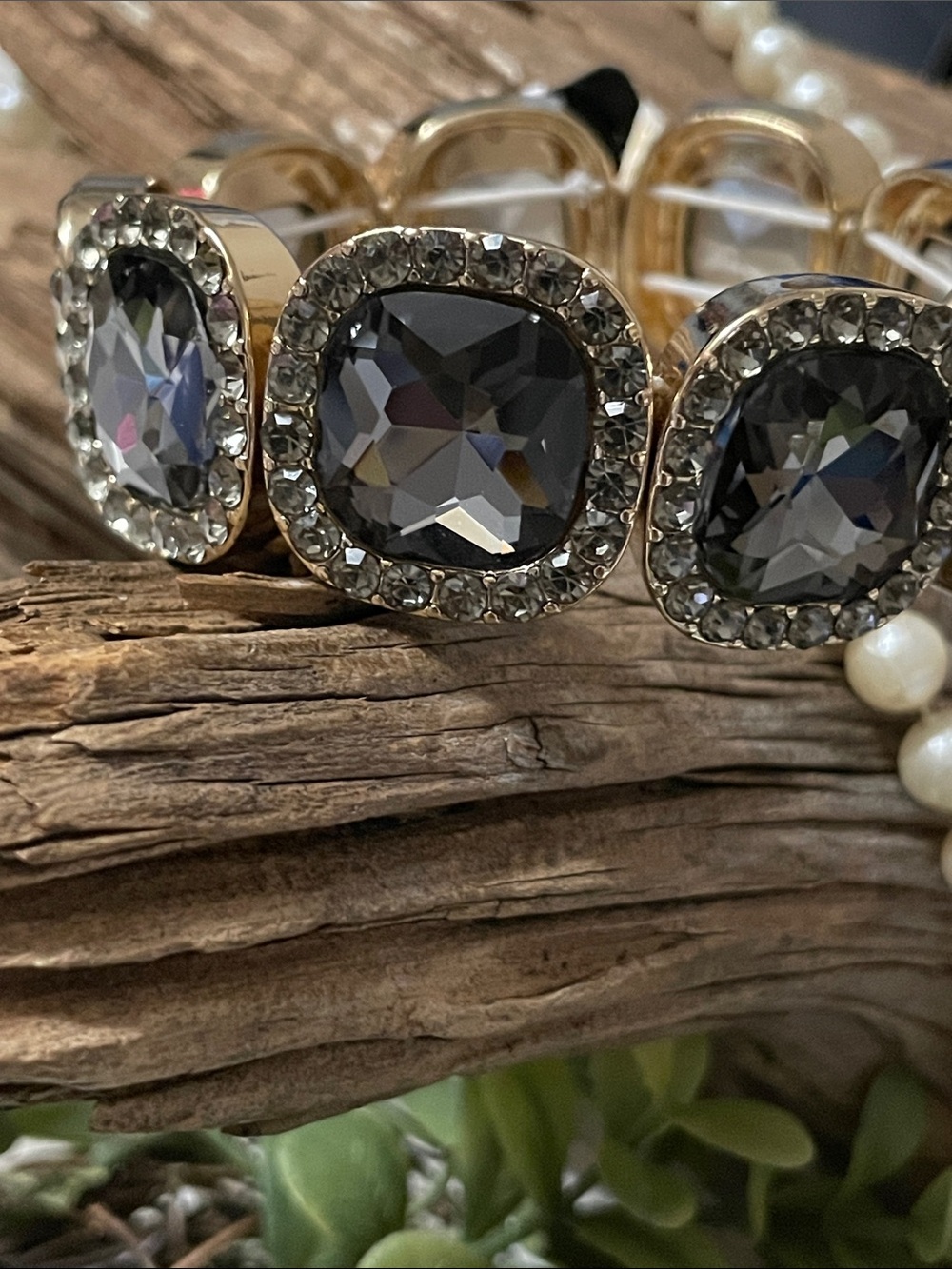 ⚜️Stunning and Elegant Gold-Tone Bracelet with Smoky Quartz⚜️